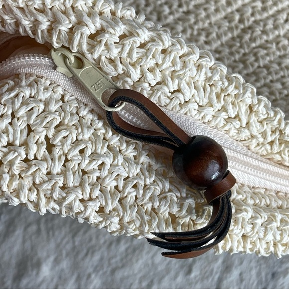 Vintage MAGID Paper straw tote. From Robisons May Store . - Picture 9 of 12